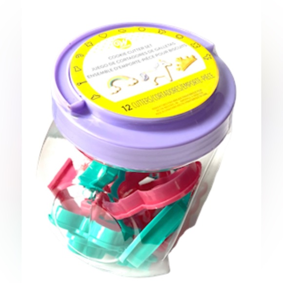 ⭐️ NEW Wilton 12pc Cookie Cutter Set (Princess Themed) - Picture 4 of 8